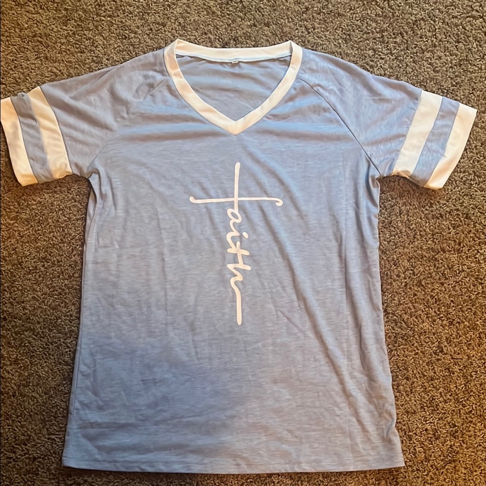 Faith Graphic V-Neck Tee